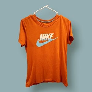 Women's Nike t-shirt- size L - Orange